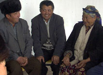 Photo: Older men and women learn to mediate conflicts Catherine Hine/HelpAge International