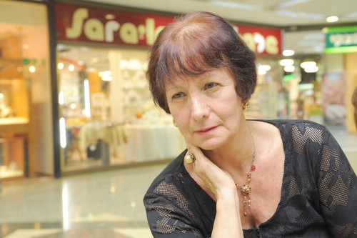 Israeli worker weighs retirement options