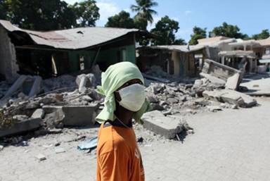 Dans la ville de Logane,  17 km de Port-au-Prince, prs de 90% des immeubles ont t dtruits, selon l'ONU.