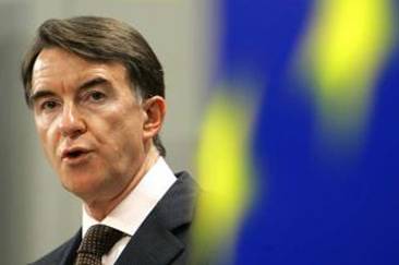 Peter Mandelson, commissaire au commerce  l'union europenne, donne une confrence de presse,  Bruxelles, le 31 mai 2005.  | REUTERS/Yves Herman 