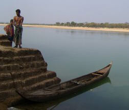  People beating the heat at the Kathojodi river bank  