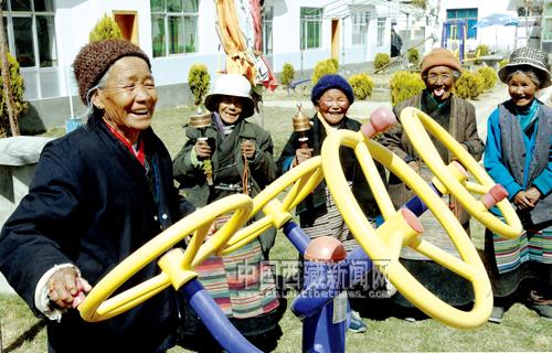 http://www.people.com.cn/mediafile/pic/20100204/56/12681023159507733120.jpg